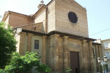 Fachada de la iglesia parroquial de San Salvador en Sariñena, Huesca