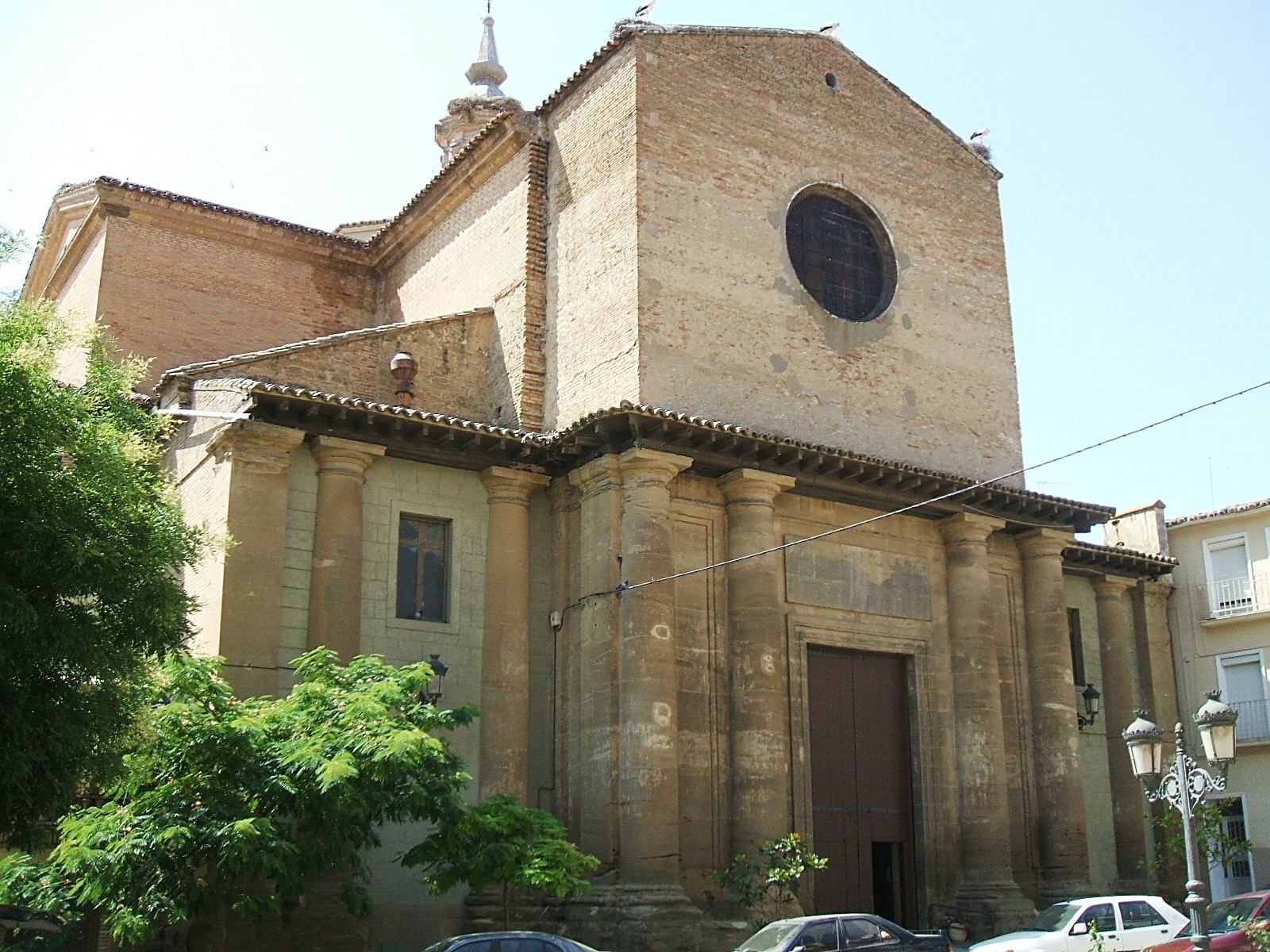 Fachada de la iglesia parroquial de San Salvador en Sariñena, Huesca