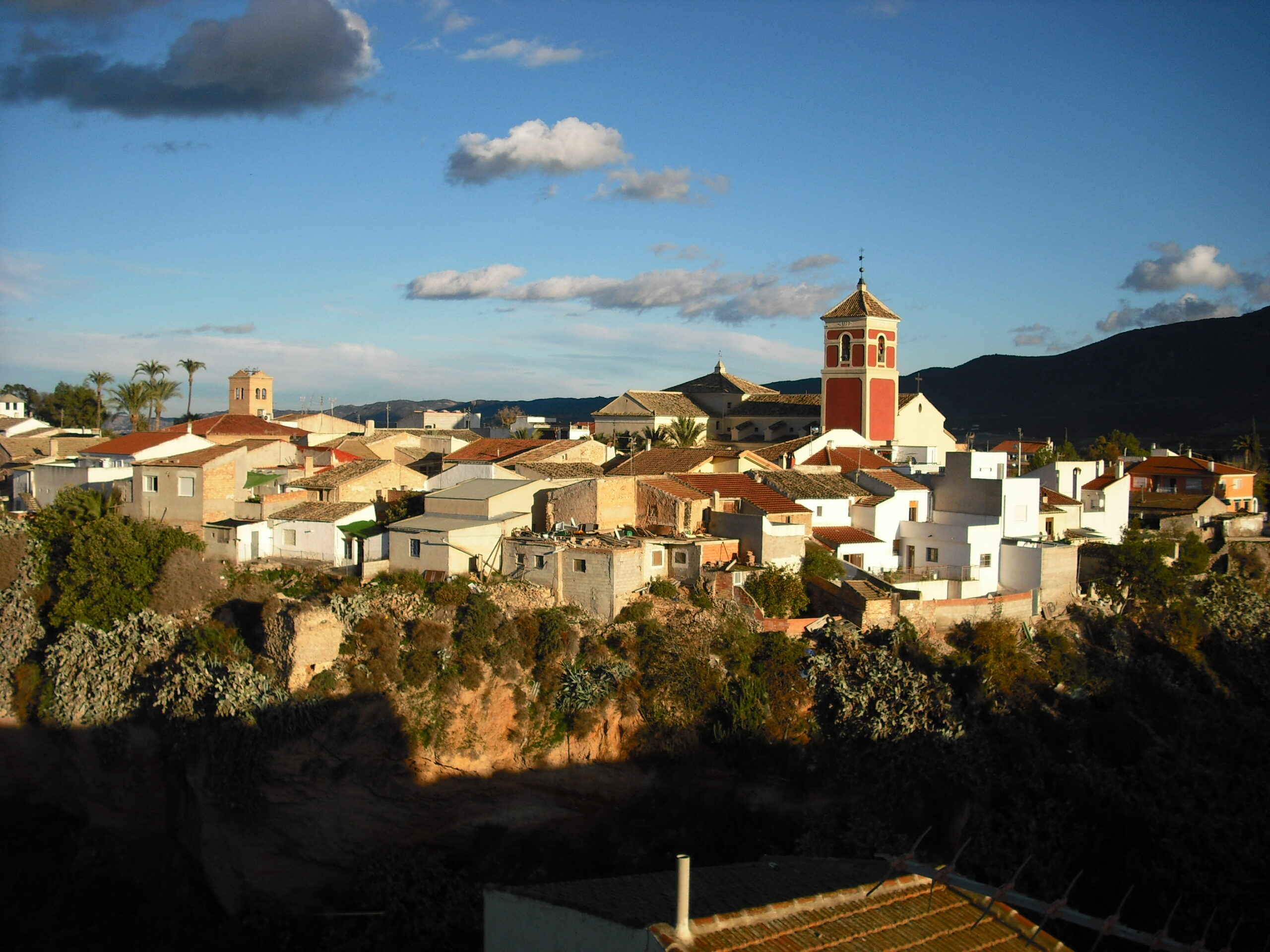 Vista panorámica de Librilla, Murcia, y su barranco