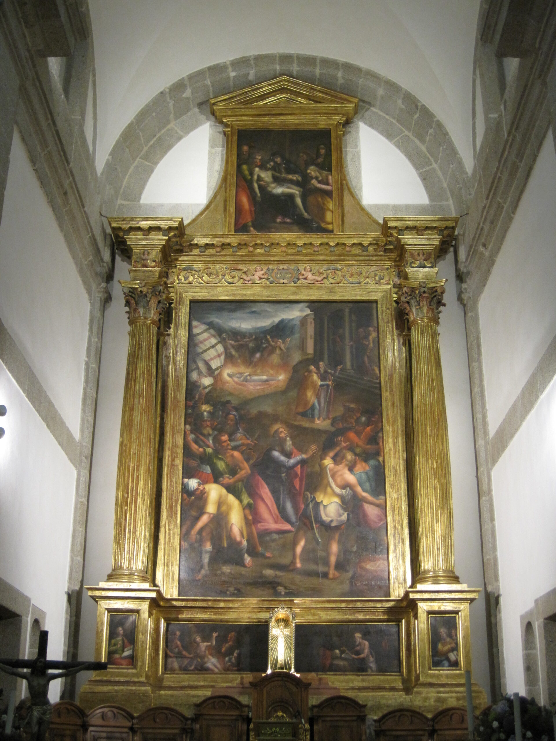 Semana Santa de El Escorial 2027: San Bernabé, Vera Cruz y procesiones 2 Retablo de la iglesia de San Bernabé Apóstol en El Escorial