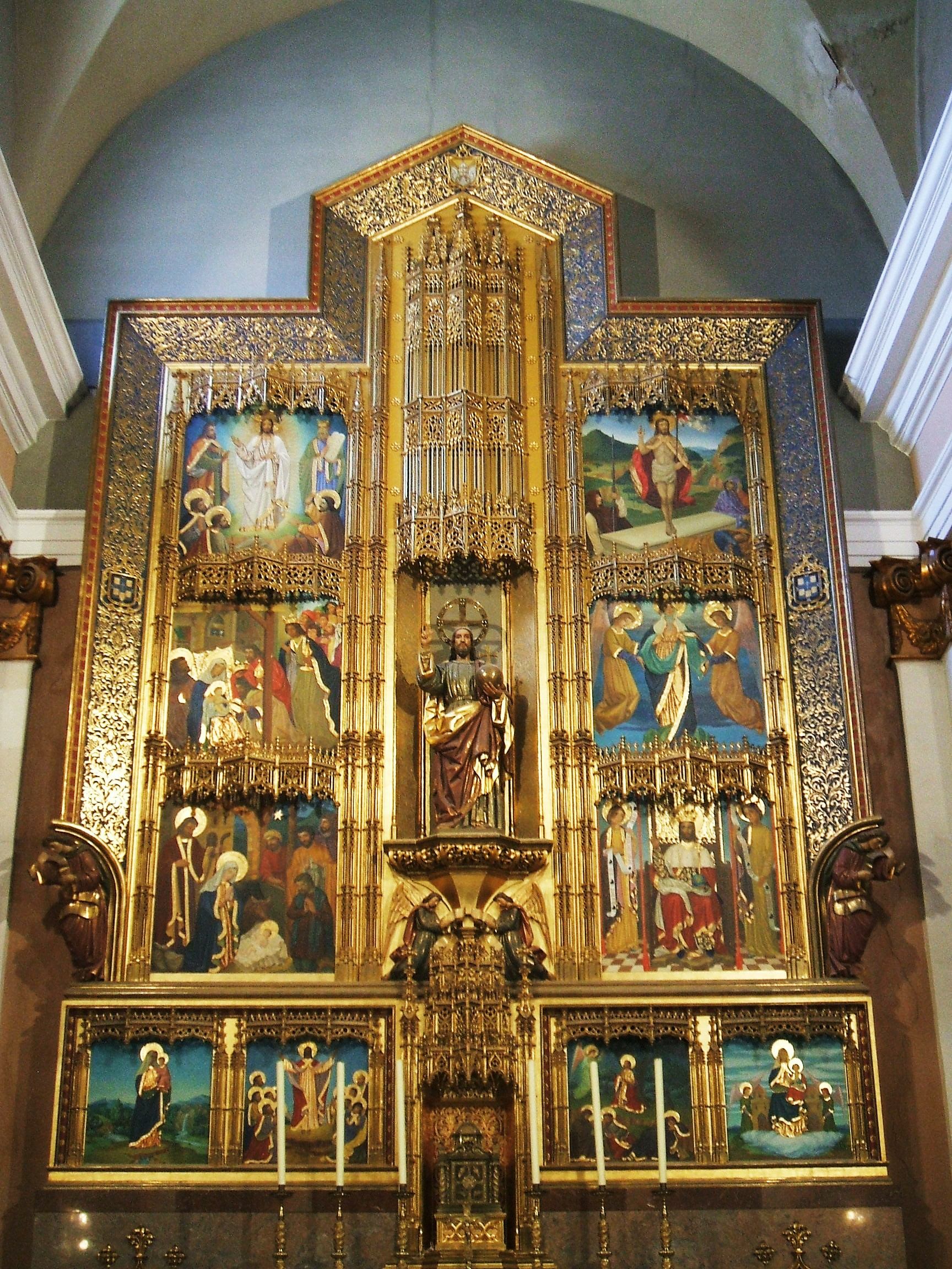 Semana Santa de Sariñena 2027: el Encuentro, la Rompida y su tradición 3 Retablo mayor neogótico de la iglesia parroquial de San Salvador en Sariñena